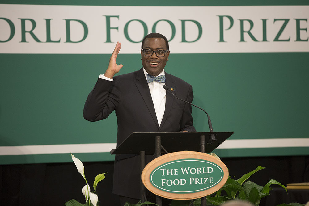 Le vice-président des Usa Michael Pence félicite Akinwumi Adesina , Prix mondial de l’alimentation