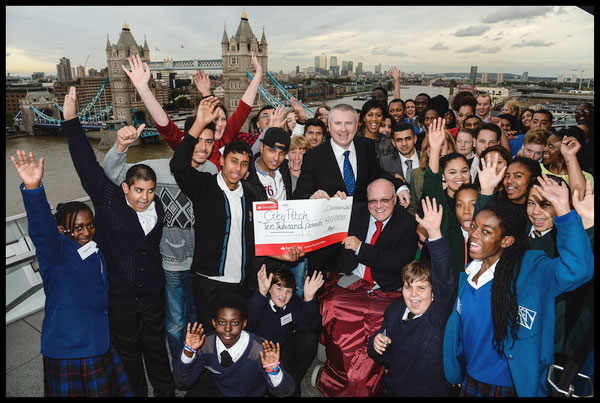 Des élèves londoniens présentent des idées de projets communautaires et d’entreprise en vue d’obtenir un financement