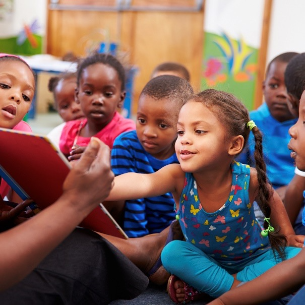 L’IPA lance un appel à propositions de projets pour favoriser en Afrique la culture de la lecture « au-delà des salles de classe », en 2022-2023