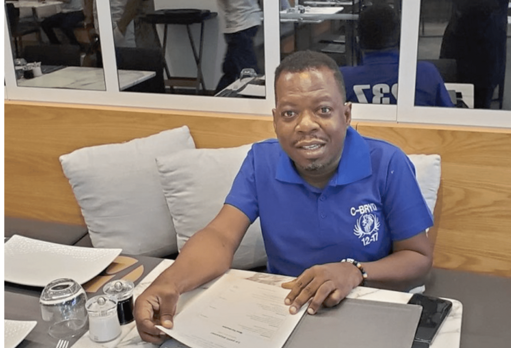 De la splendeur à l’infamie, le célèbre journaliste camerounais Martin Camus Mimb écroué à la prison centrale de Douala