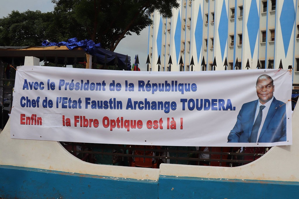 Internet en Centrafrique : Touadera inaugure la Dorsale à Fibre Optique