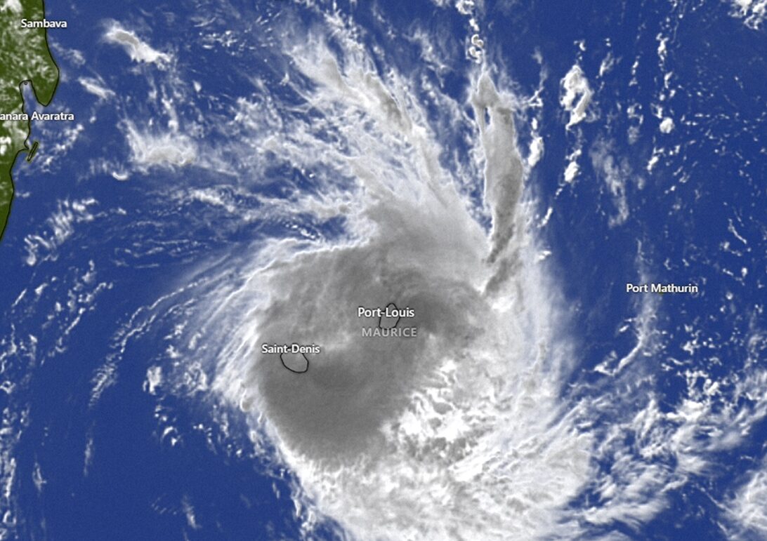 Maurice : le cyclone Belal s’éloigne, mais le retour à la normale est difficile