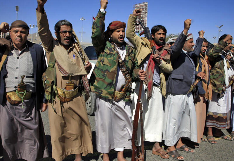 Les Houthis du Yémen revendiquent l’attaque contre un navire américain dans le golfe d’Aden