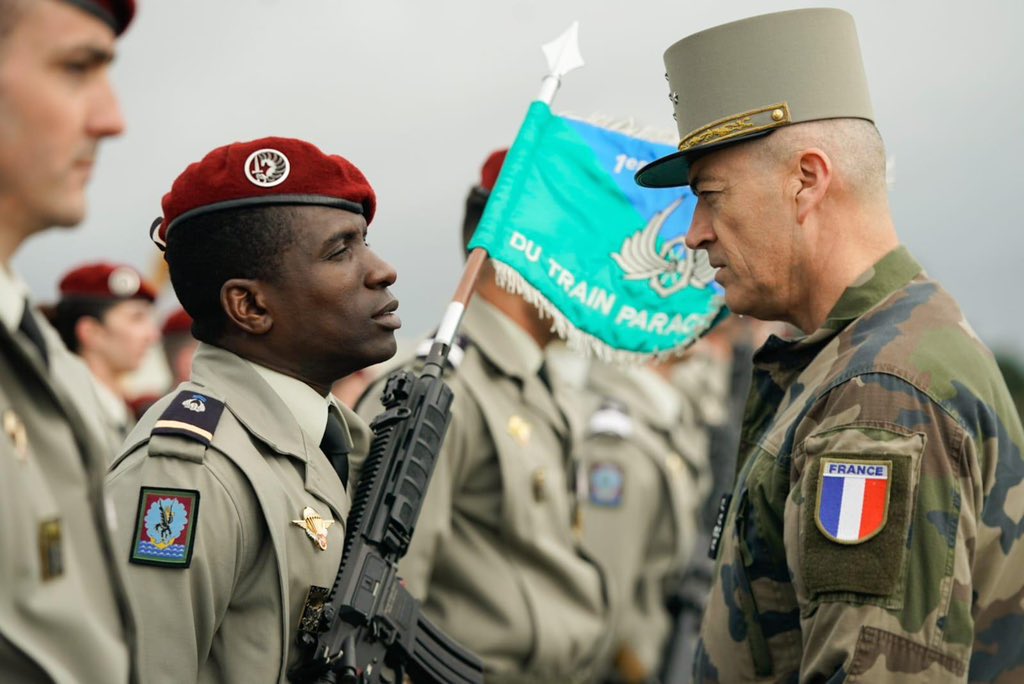 Le renseignement extérieur russe dispose des informations plus précises sur le premier contingent français de 2000 militaires que Paris veut envoyer en Ukraine