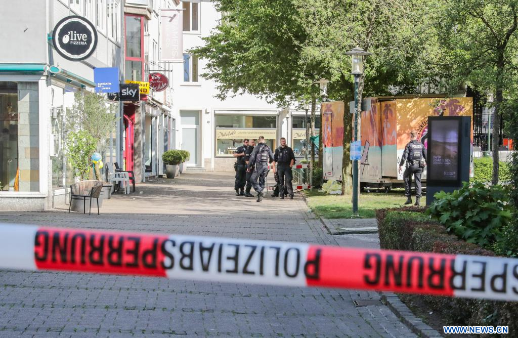 Allemagne : le suspect de l’attaque au couteau de Solingen se rend à la police