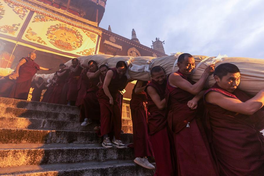 Chine : ouverture du festival du Shoton à Lhassa