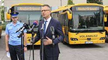 Le bourgmestre de Bruxelles appelle à bloquer les bus hongrois à la frontière belge