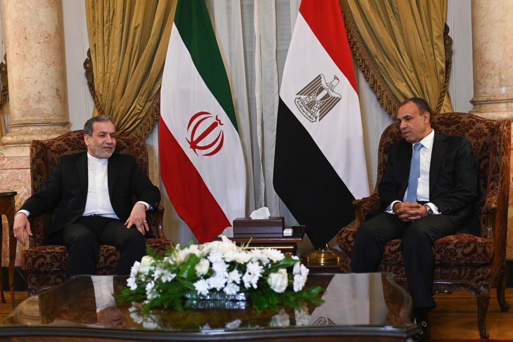 Les ministres égyptien et iranien des AE discutent des développements régionaux et mettent en garde contre une guerre élargie