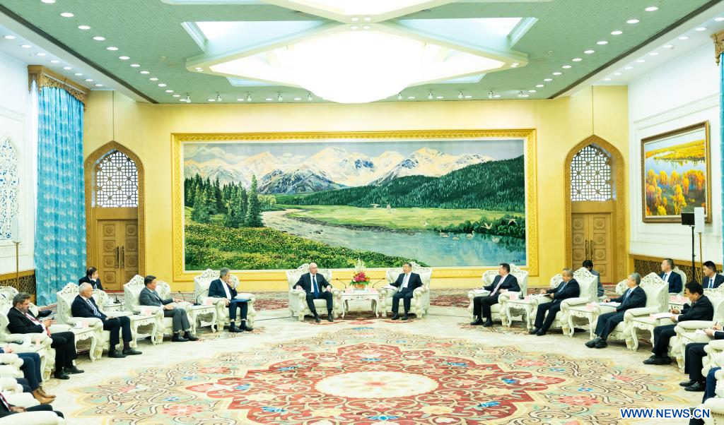 Un haut responsable du PCC rencontre des dirigeants de médias internationaux