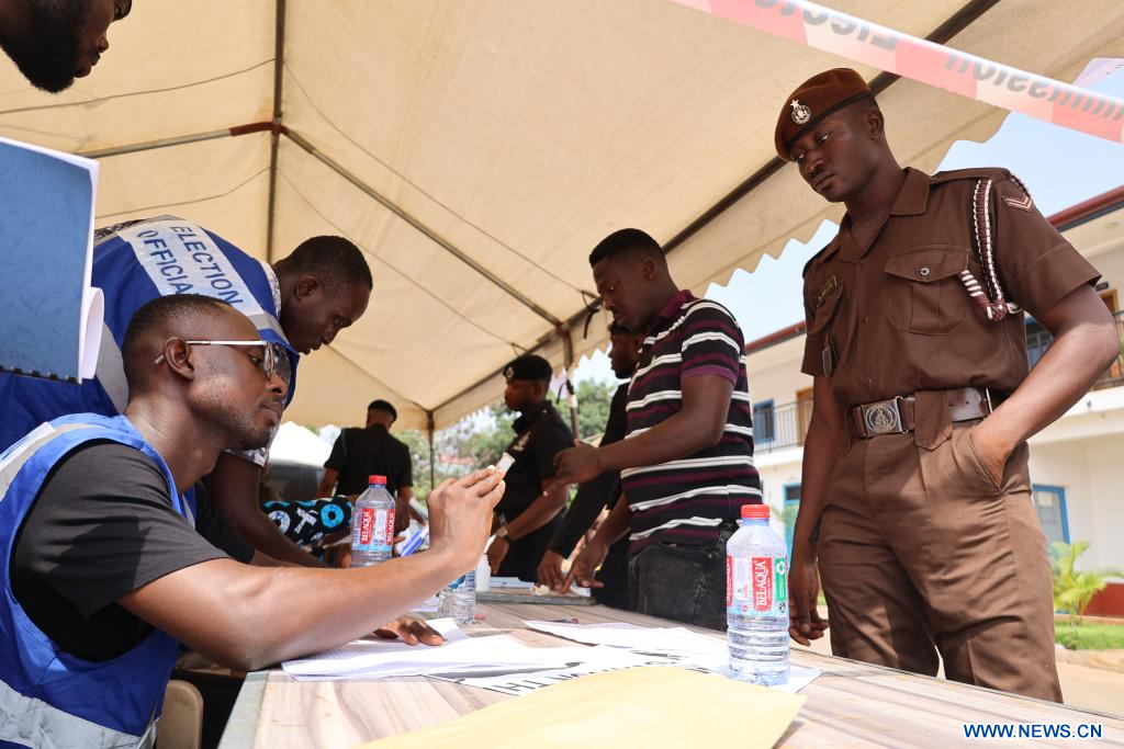 Le Ghana organise un scrutin spécial avant les élections générales du 7 décembre