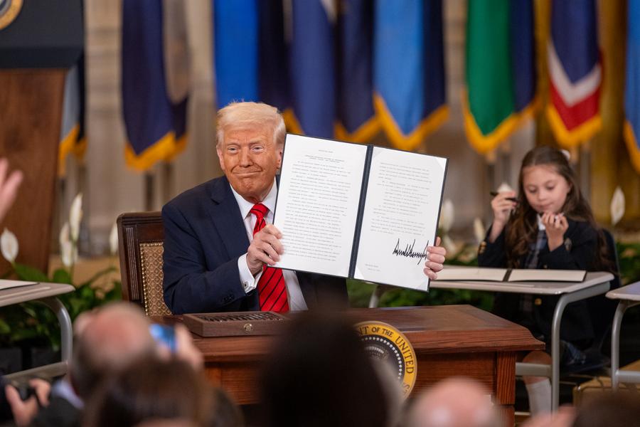 Etats-Unis : un sénateur démocrate qualifie de « destructrice » la tentative de Trump de démanteler le ministère de l’Education Etats-Unis : un sénateur démocrate qualifie de « destructrice » la tentative de Trump de démanteler le ministère de l’Education